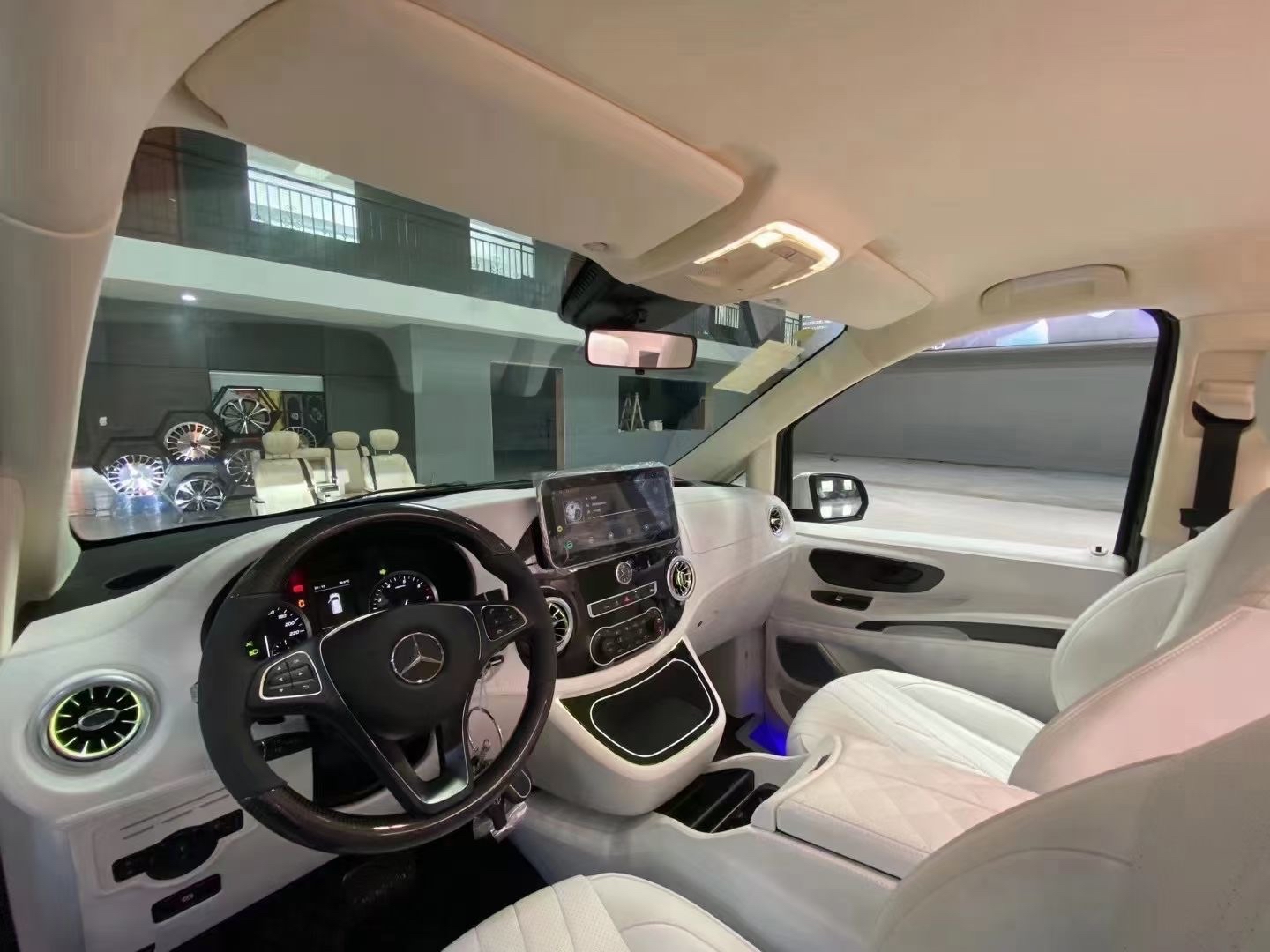 奔驰V级中东版钜惠6万元 欢迎试乘试驾