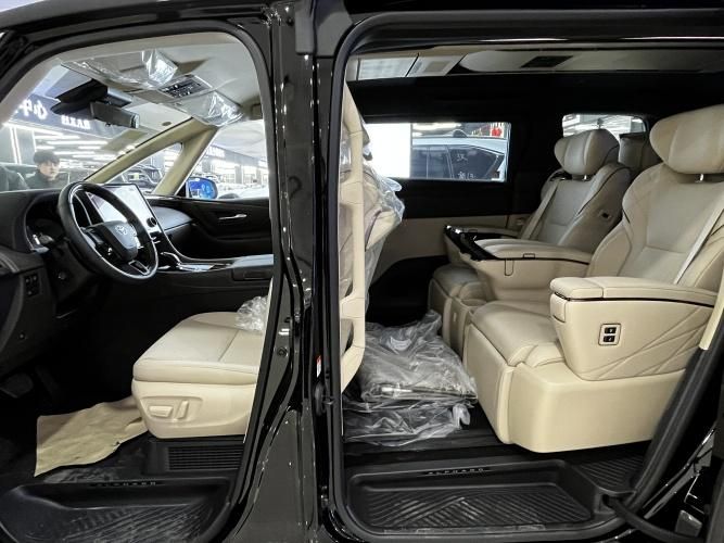 丰田埃尔法优惠政策最低售价 实车介绍解读