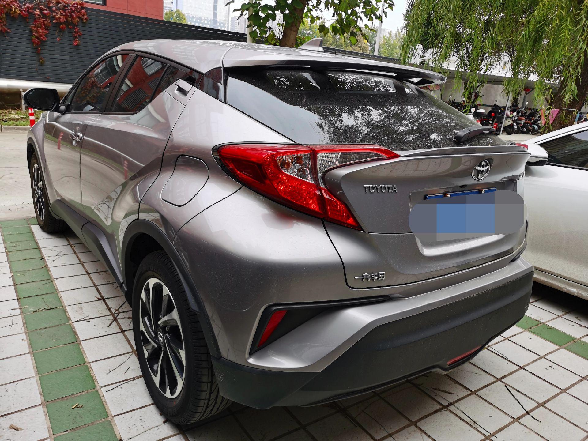 成都奕泽IZOA降3.00万 最低仅售11.98万