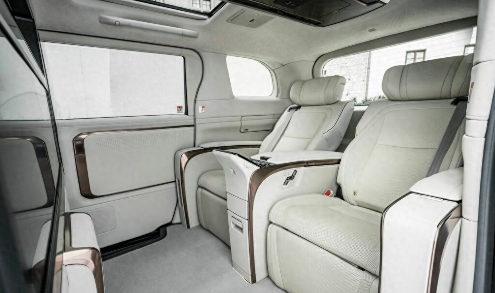 2024雷克萨斯LM亚洲版限时优惠43万 欢迎到店试驾