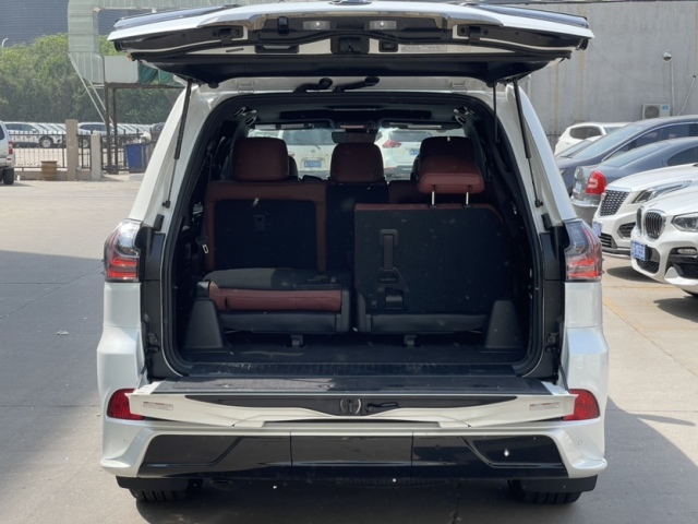 全新加版国六雷克萨斯LX570黑曜版预售中