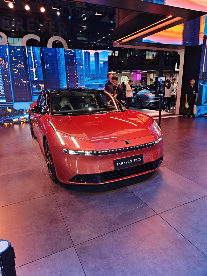 成都领克05最高降2.10万 最低仅售17.78万