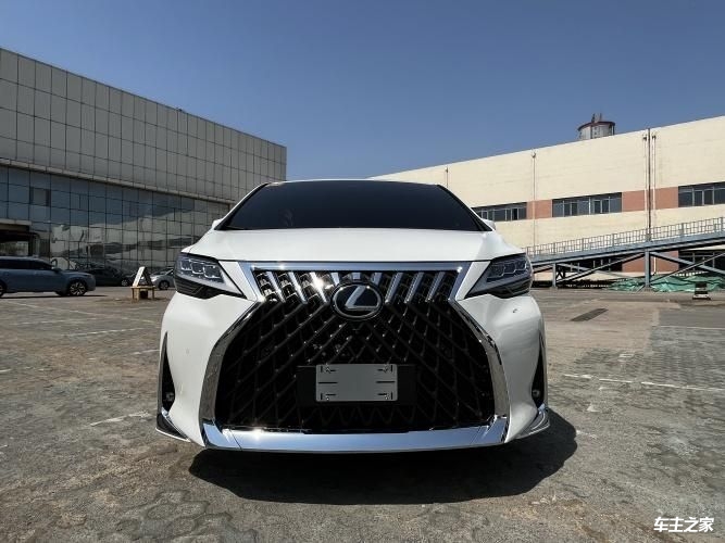 成都平行进口雷克萨斯LM欧版热销中 限时优惠高达20万元
