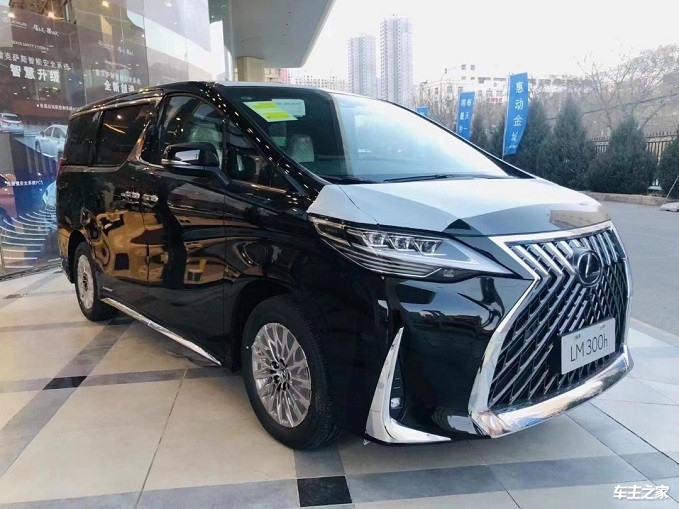 成都平行进口雷克萨斯LM欧版热销中 限时优惠高达20万元