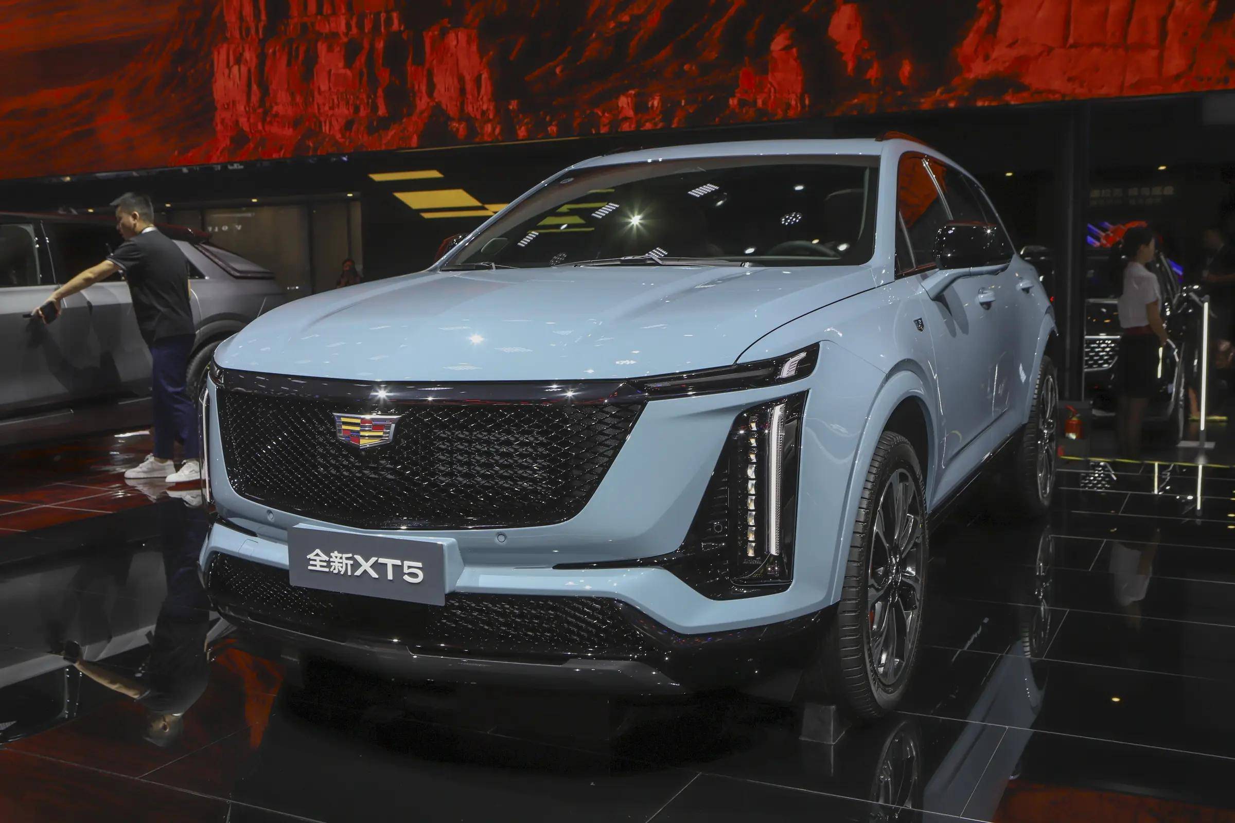 凯迪拉克XT5周年庆典成都举办 解锁三重限时惊喜