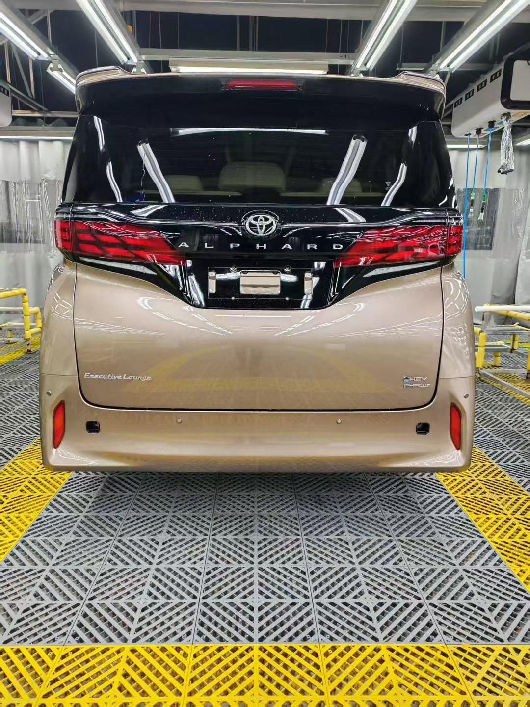 丰田埃尔法亚洲版最高降16万 最低仅售90万