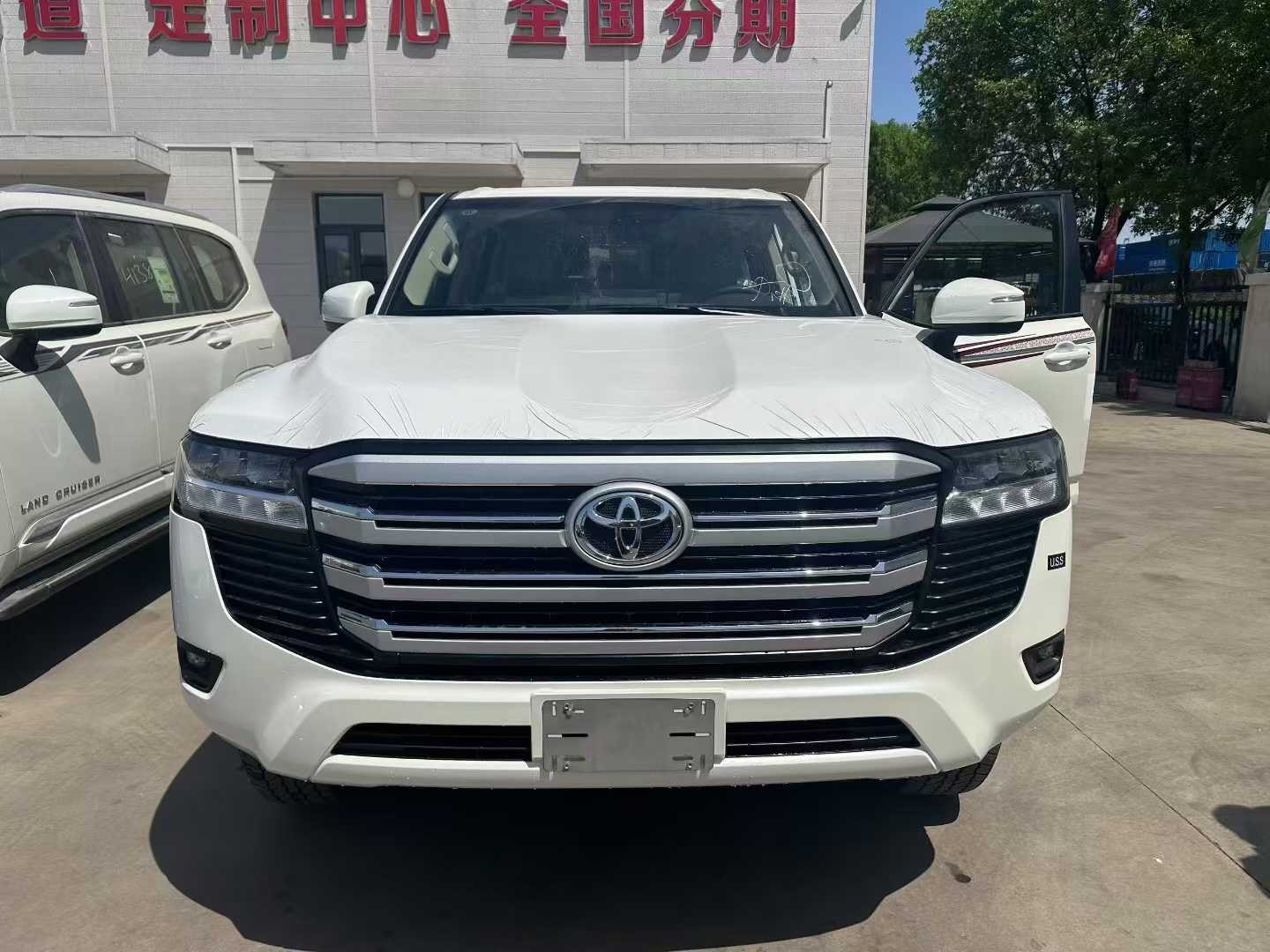 2024款兰德酷路泽3.5T现车价格火热预定