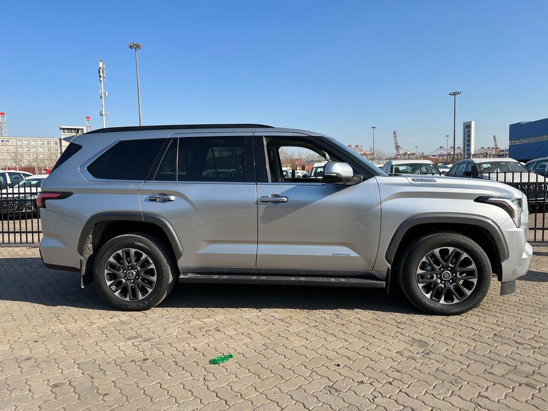 2024款丰田红杉5.7美版港口报价