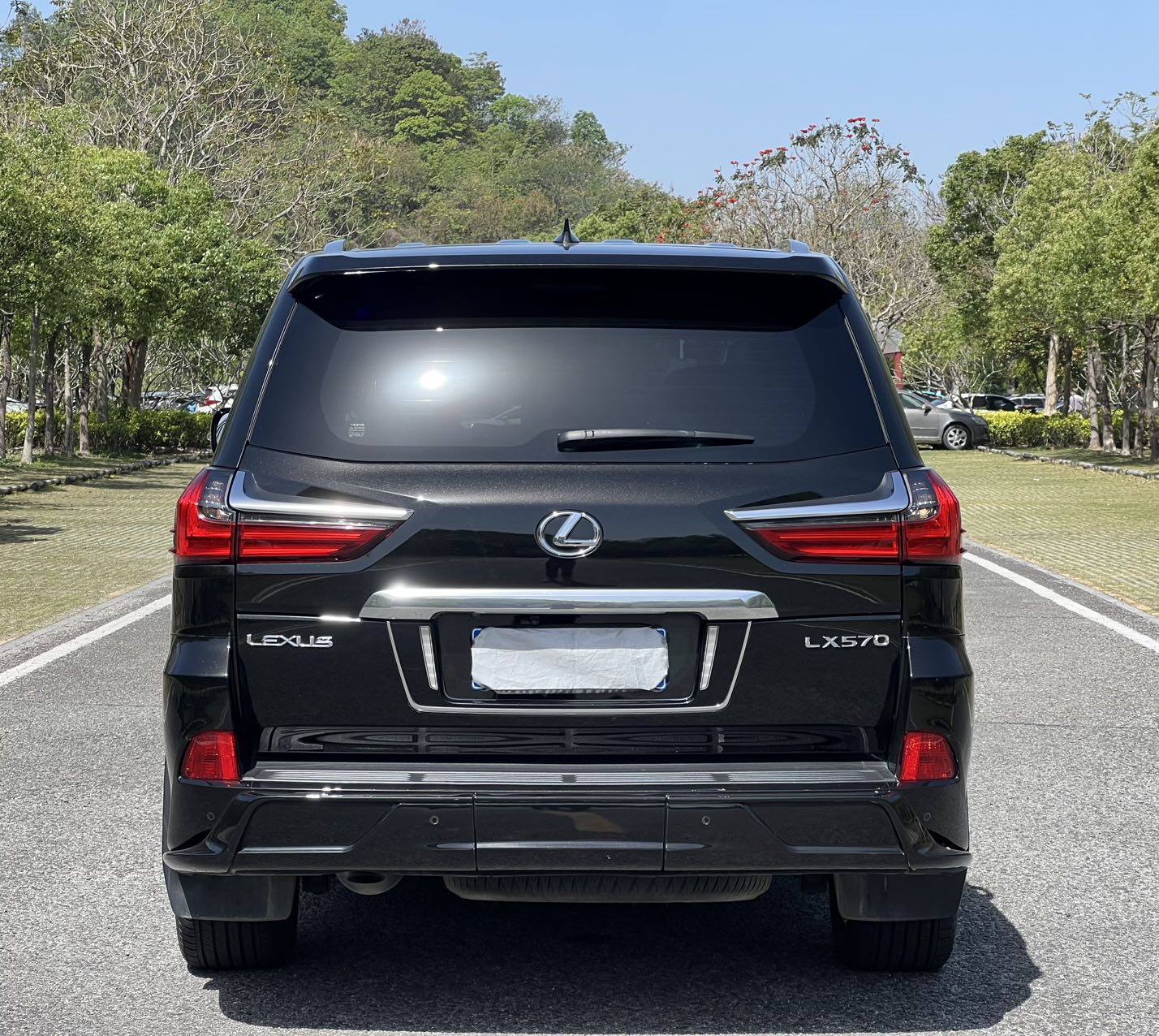 2024款丰田加版雷克萨斯LX570现车报价