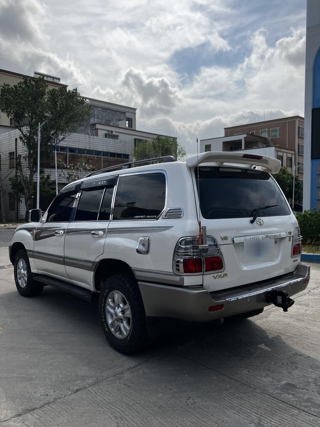 成都丰田兰德酷路泽美规版让利9万 欢迎到店试驾