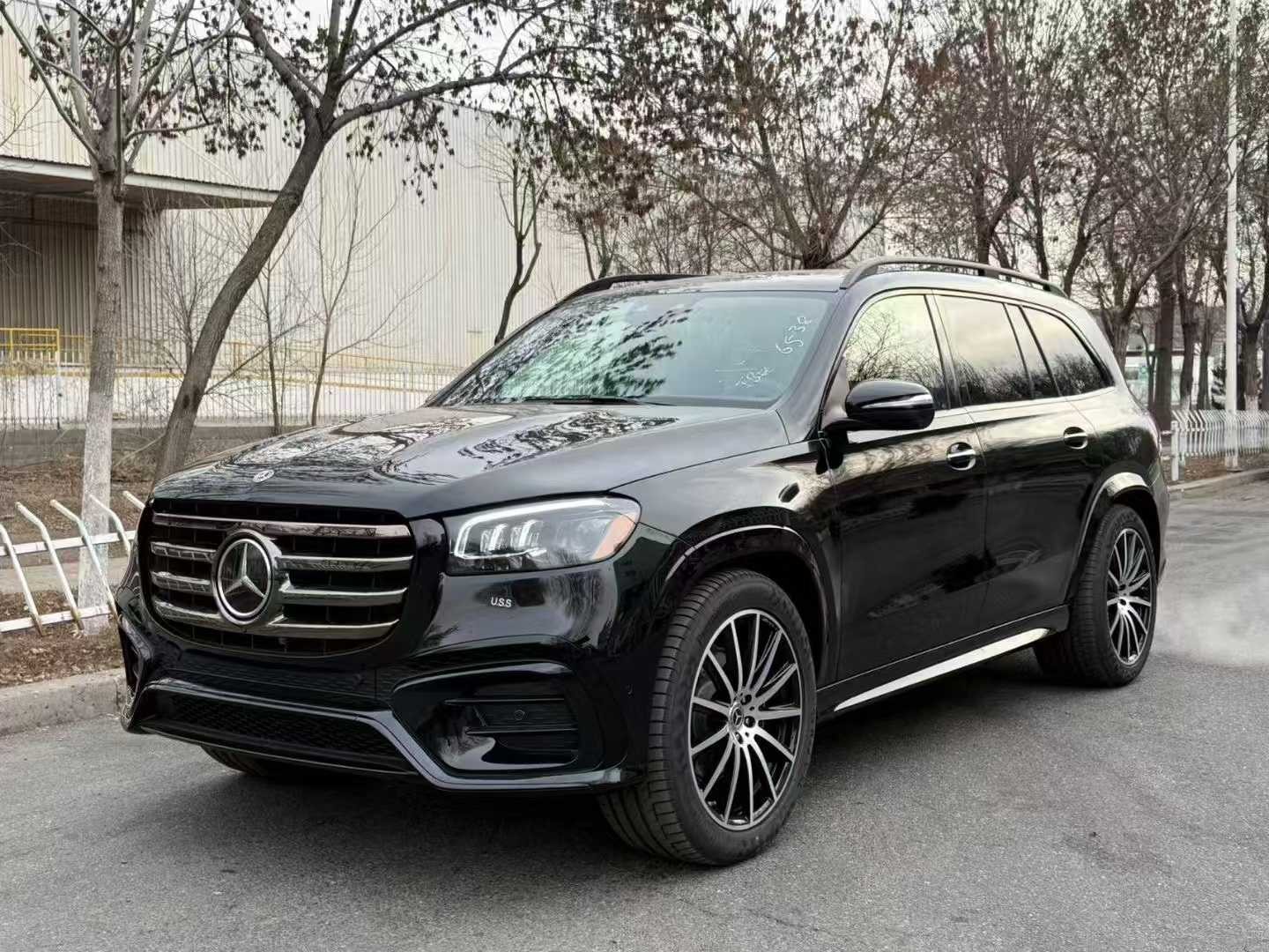 成都奔驰GLS美版最低报价92万起 欢迎到店试驾