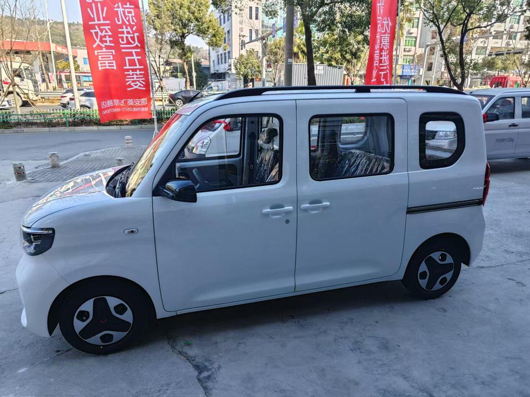 崇州五菱星驰4S店售价5.38万起 最高优惠0.82万