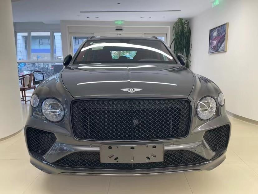 2024款宾利添越美规酷炫夏日豪车大促 时尚SUV