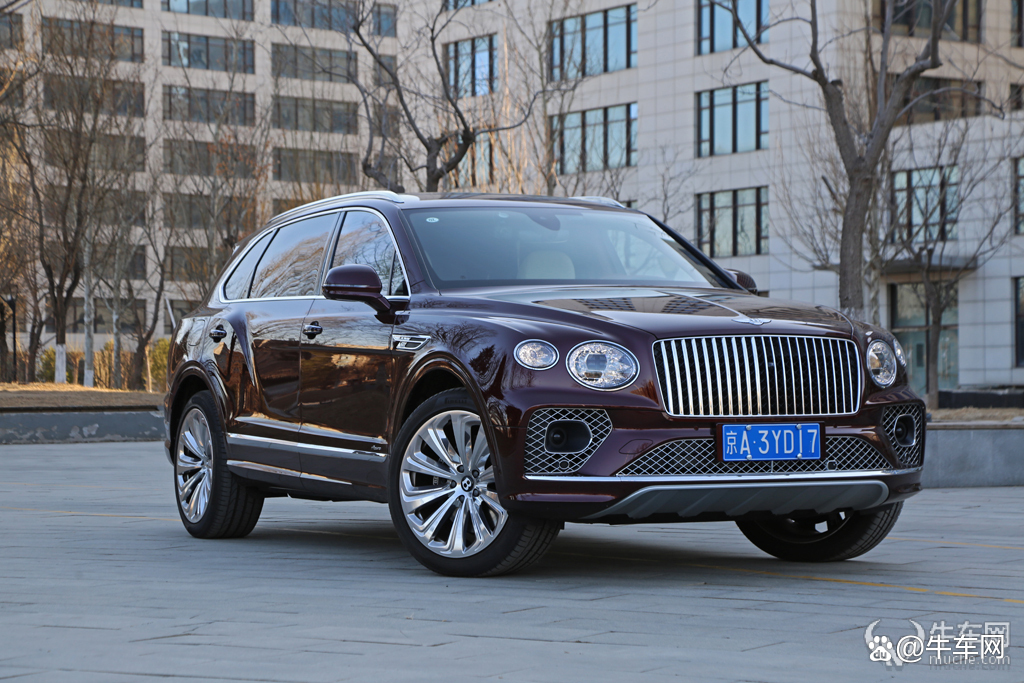 成都宾利添越目前售价203万起 欢迎到店试驾