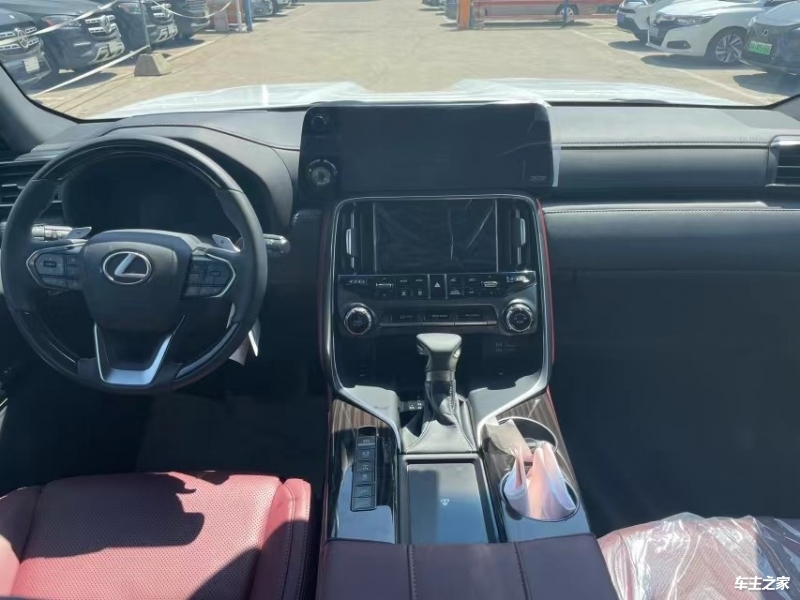 成都雷克萨斯LX欧规版最新行情 团购促销优惠20万