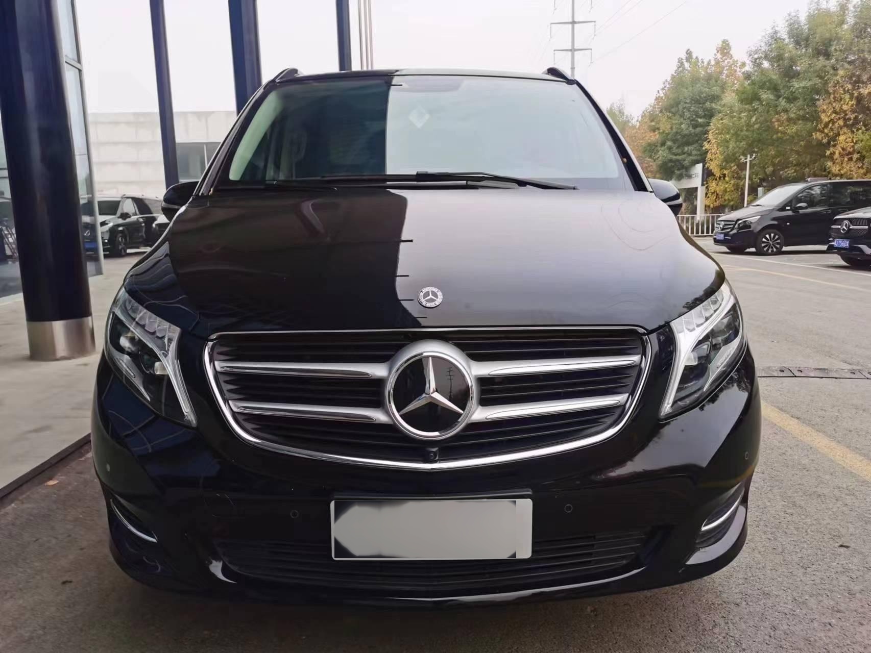 购平行进口奔驰V级享6万优惠 欢迎到店试驾