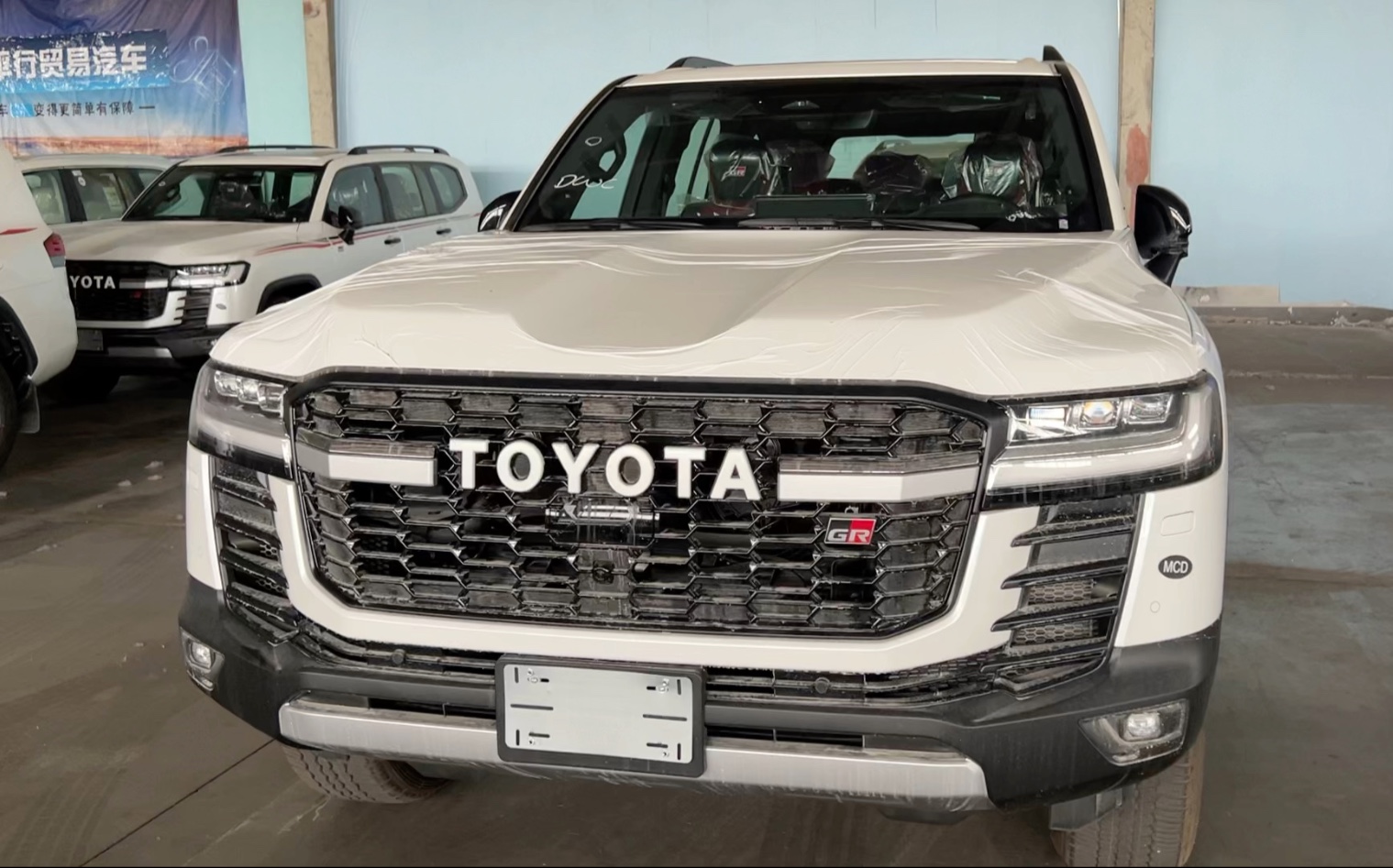 平行进口丰田陆地巡洋舰降价37万 欢迎试乘试驾