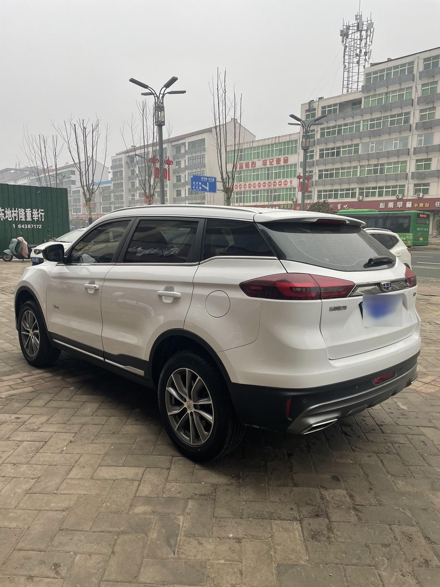 成都博越降0.90万 最低仅售7.89万