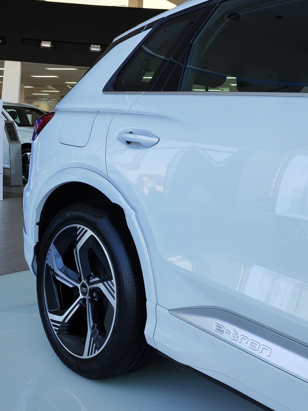 成都奥迪Q4 e-tron最新报价15.79万起 优惠高达16.31万