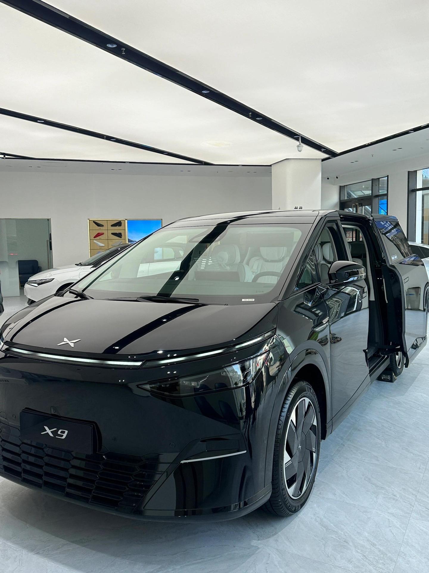 小鹏X9增程版预售 35万元起