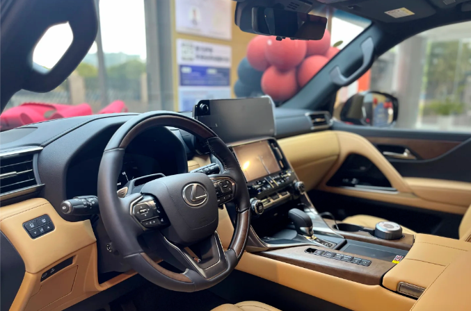 雷克萨斯LX570报价怎么样 顶级越野性能