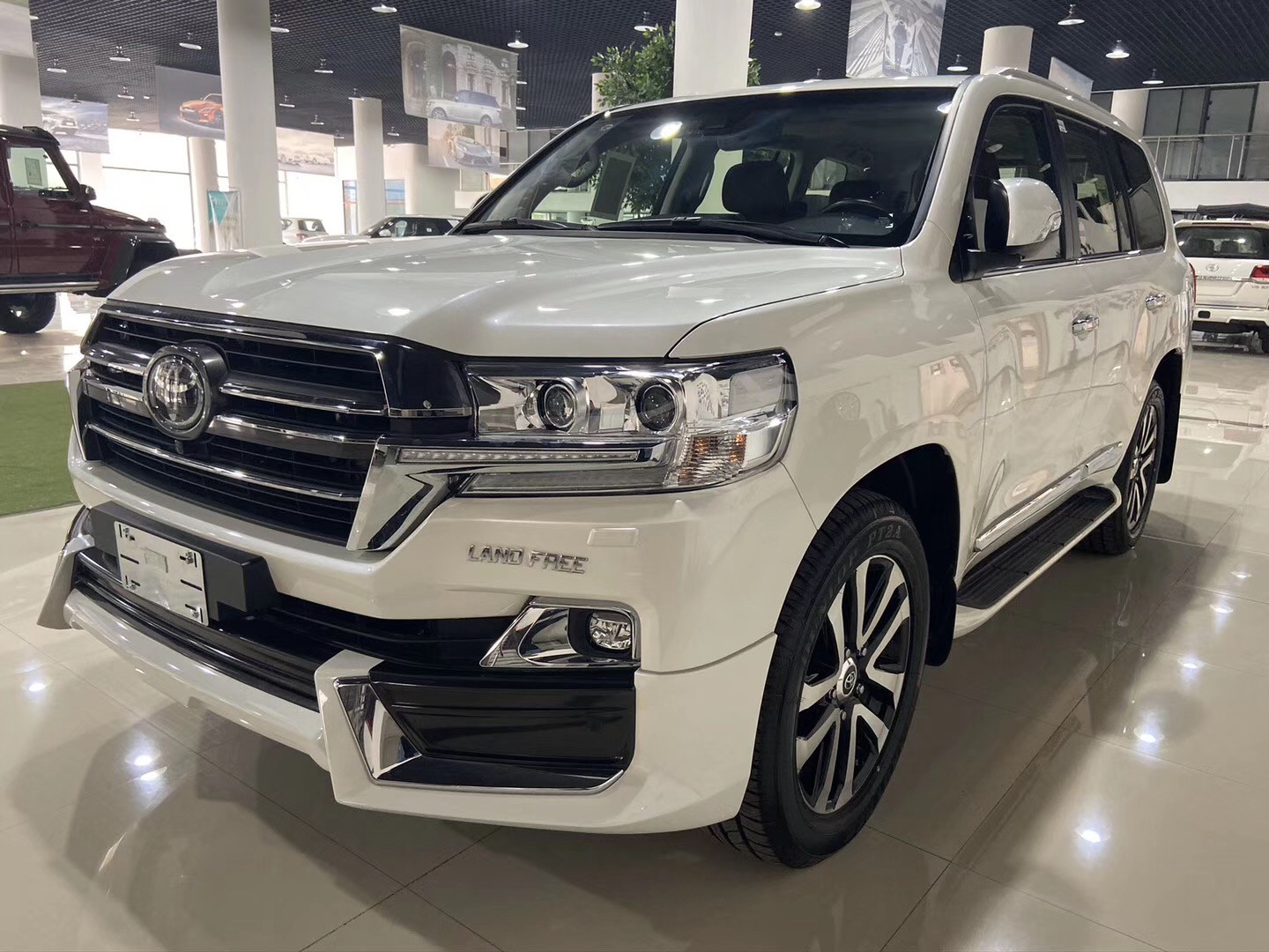 成都丰田酷路泽70系列中东版最高降8万 最低仅售66万