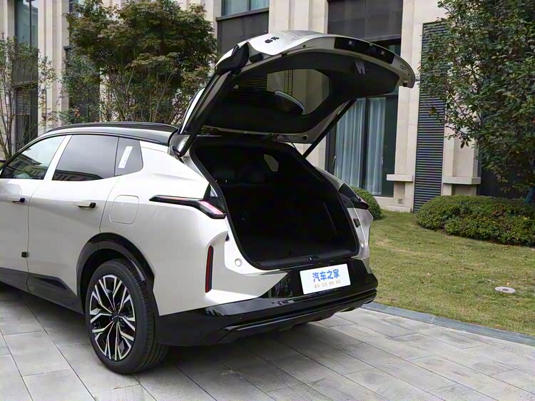 全新领克08 EM-P上市30天 整车下线突破10000台