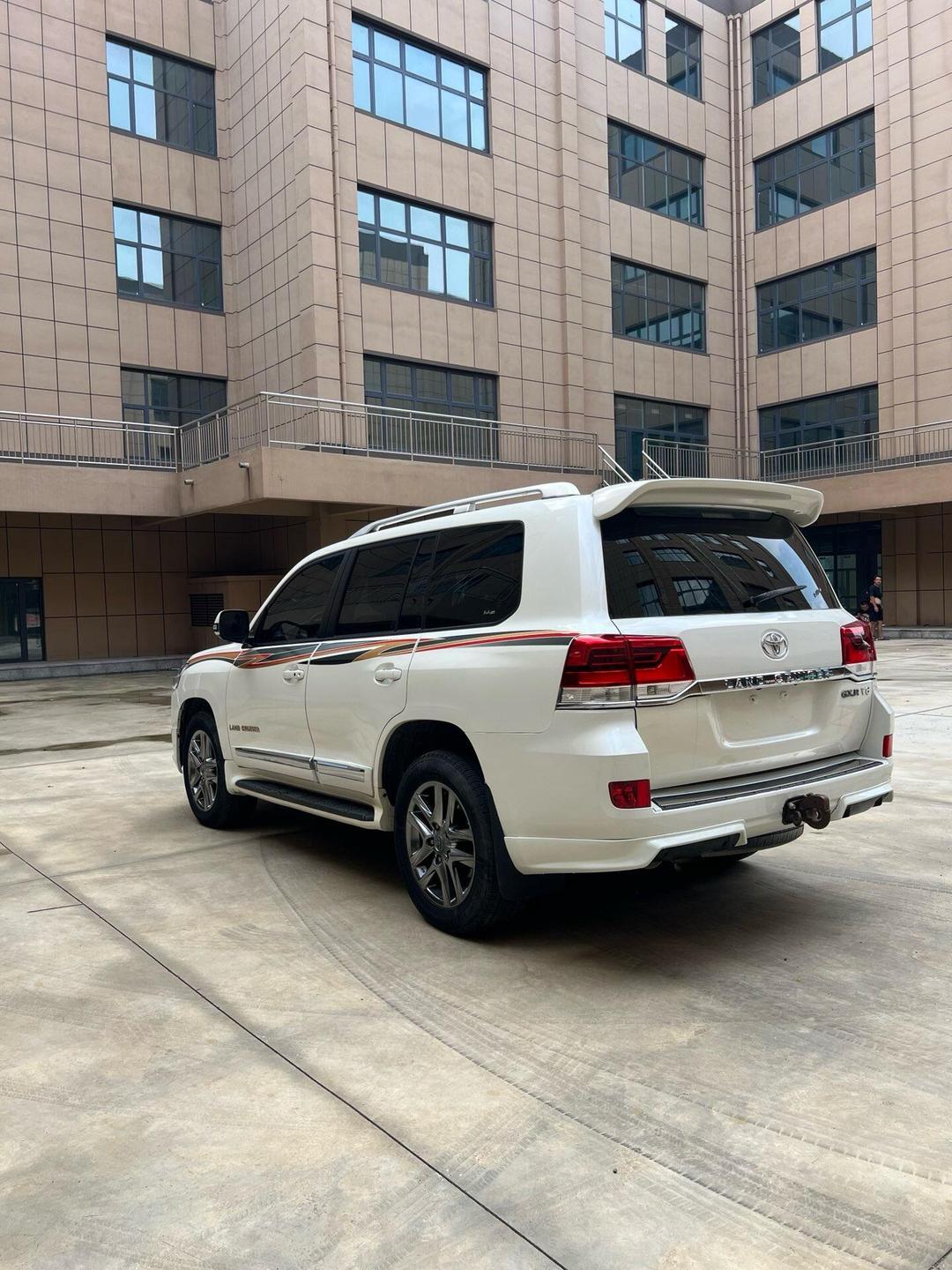 中东版2024款丰田兰德酷路泽4000试驾感受