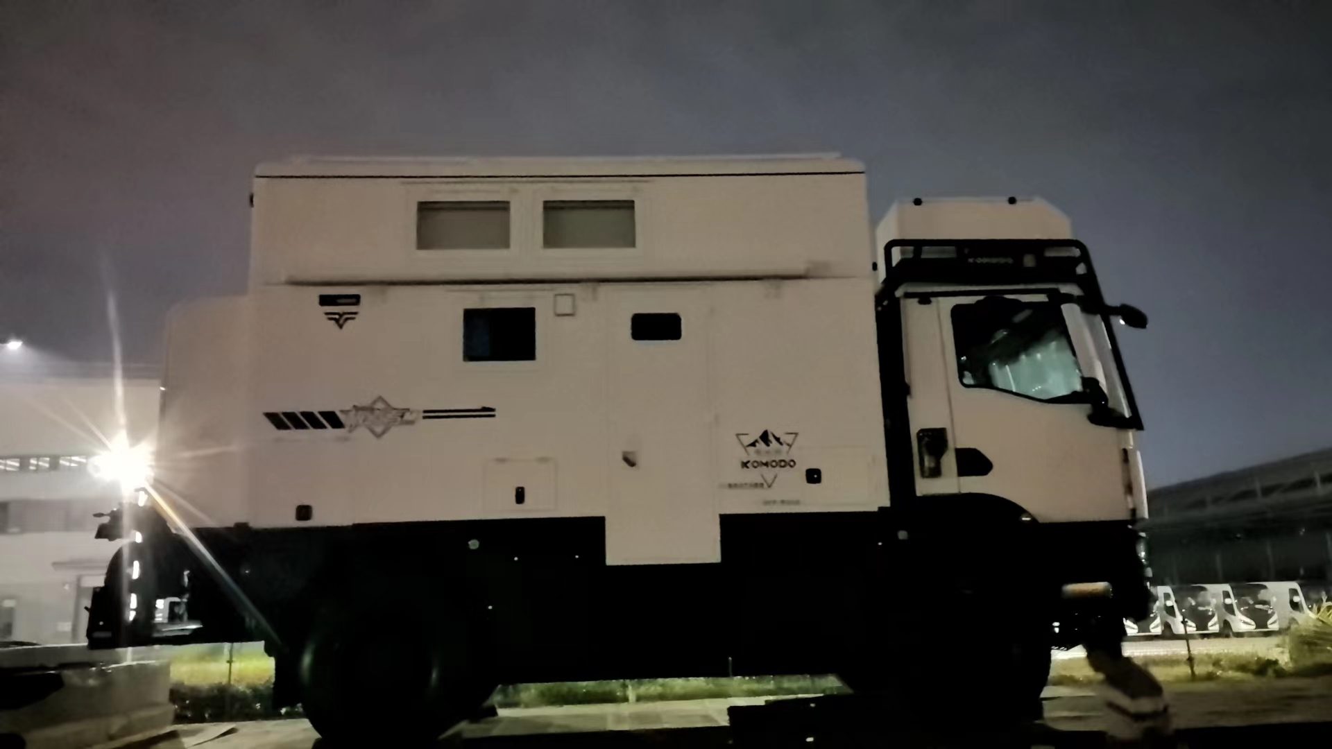 成都乌尼莫克欧版钜惠39万元 仅230万可入手