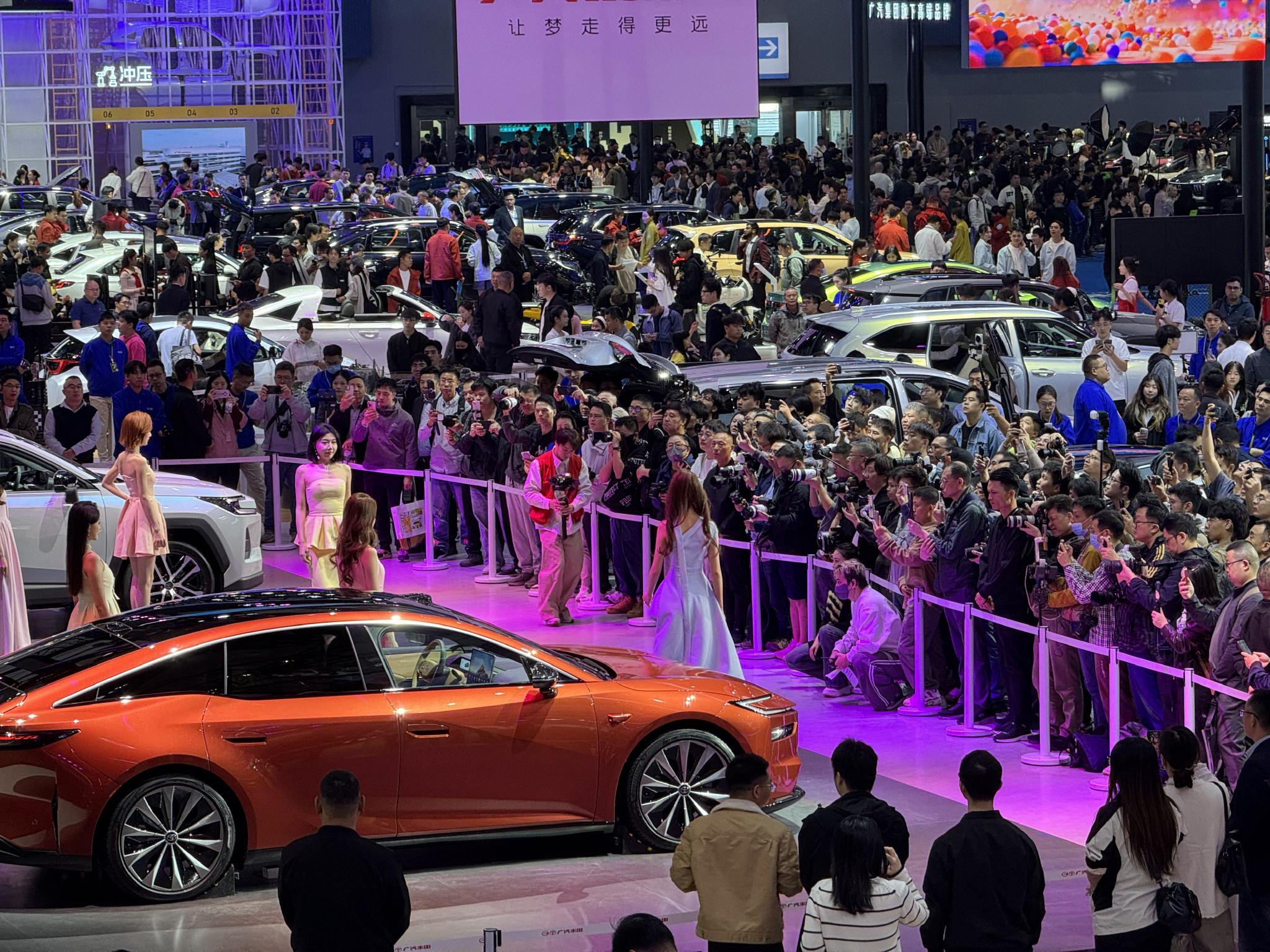 广汽丰田首创推出“厂家三担责”铂智7广州车展开启预定