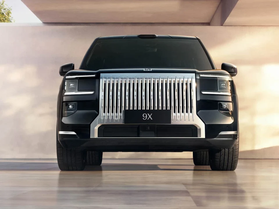 成都库里南报价691.00万起 暂无优惠