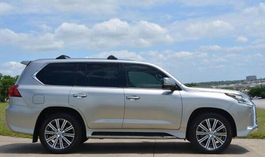 全新国六现车2024款雷克萨斯LX570标准版