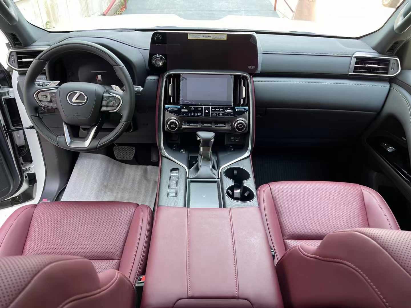 雷克萨斯LX中东版价格最低126万起 欢迎到店试驾