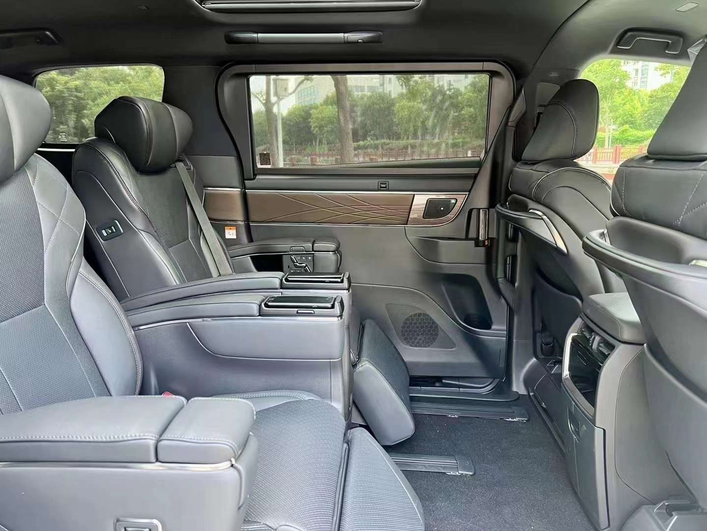 埃尔法丐版现车报价及图片