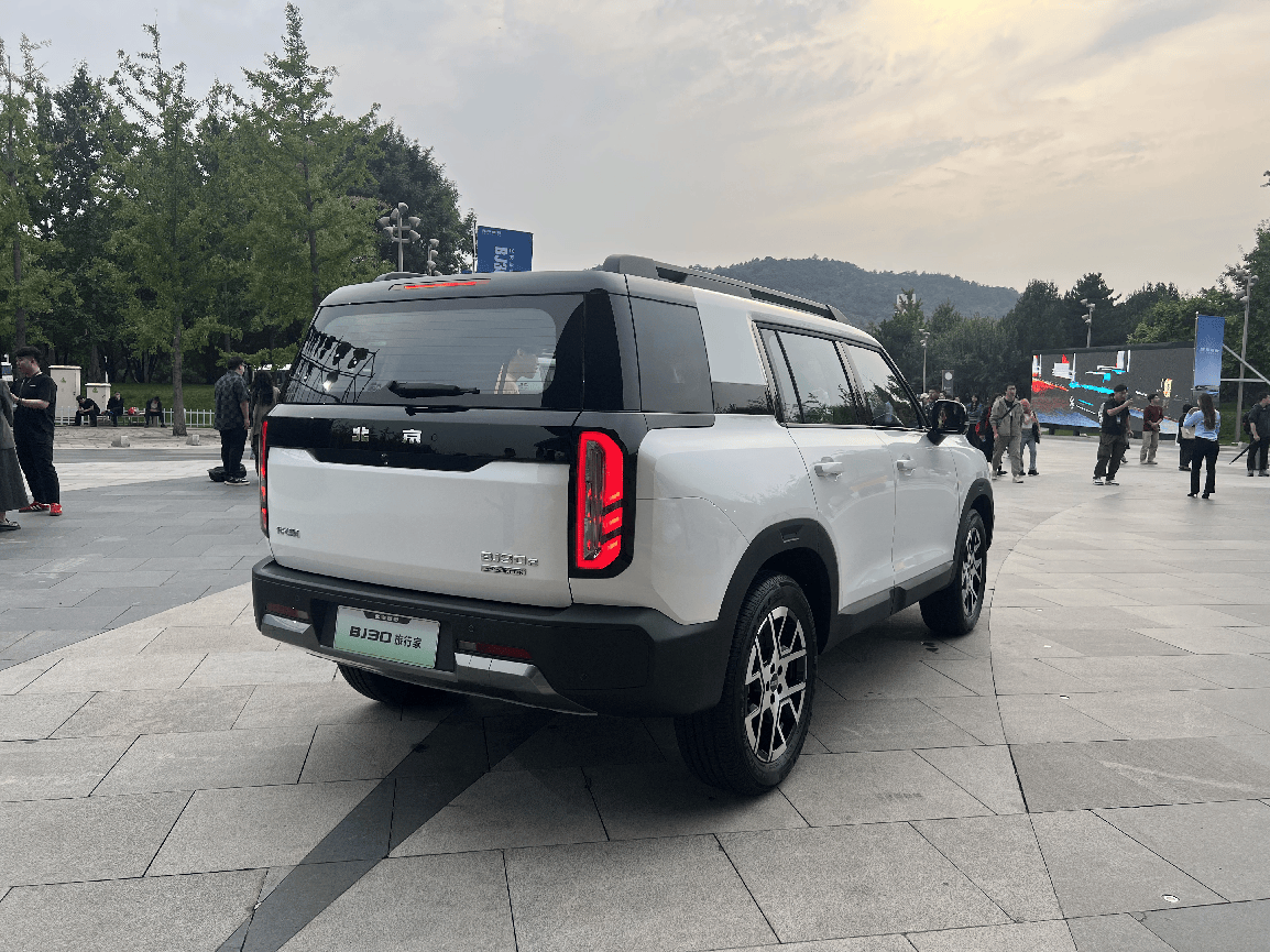 10万级超大空间轻越野SUV BJ30旅行家省钱省心