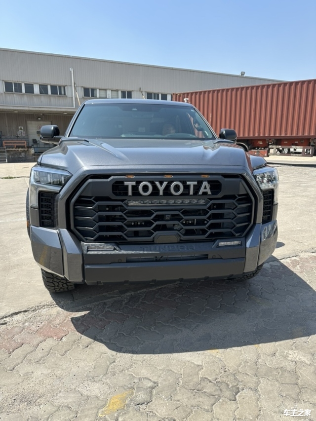 成都丰田坦途墨版团购最高优惠10万 欢迎前来试驾