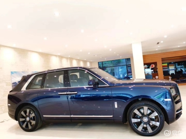 天津华夏安邦名车库里南团购优惠65万 欢迎到店试驾