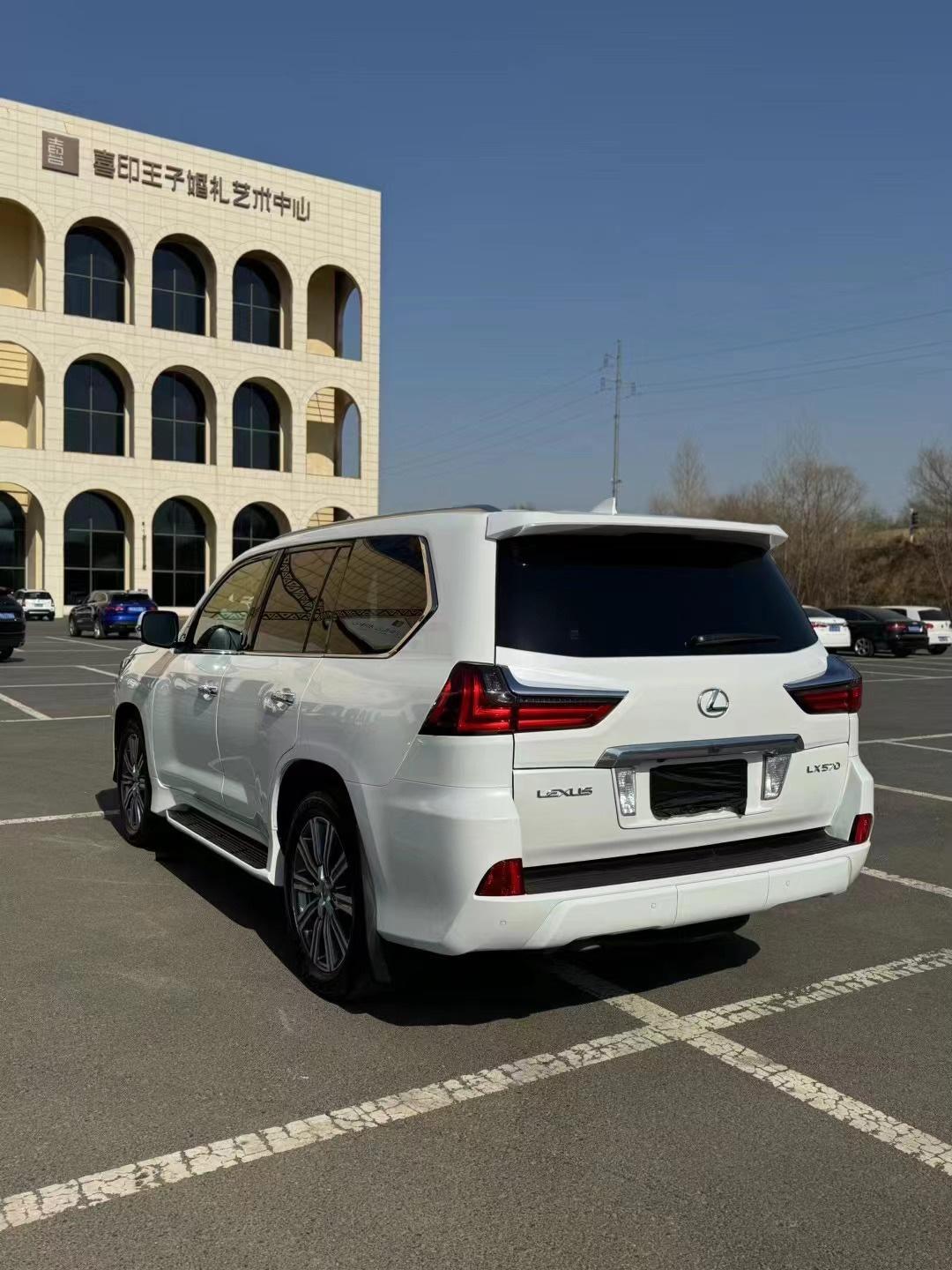 2024款雷克萨斯LX570 国六现车报价可按揭 售全国