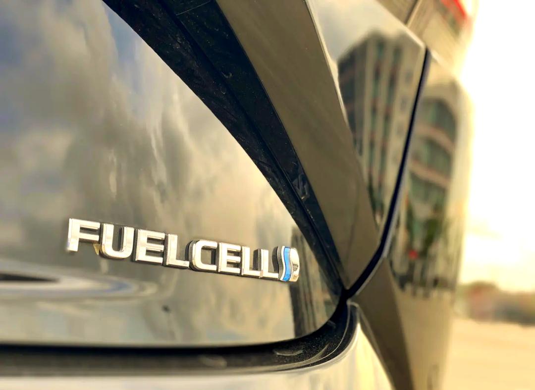 全新一代丰田Hilux预告图曝光 将11月10日发布