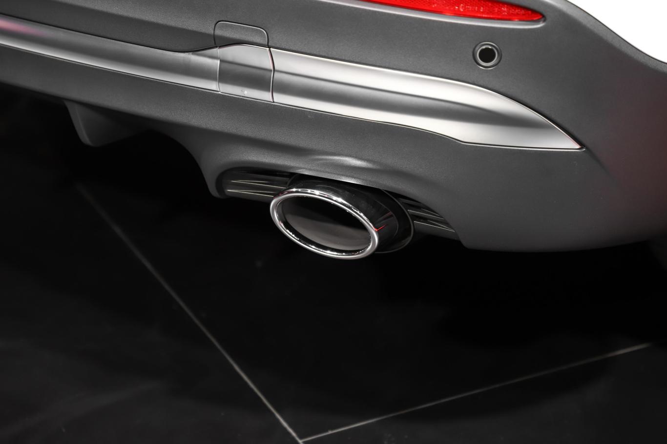 梅赛德斯-AMG推出80台限量版GLA 35 4MATIC黑色特别版