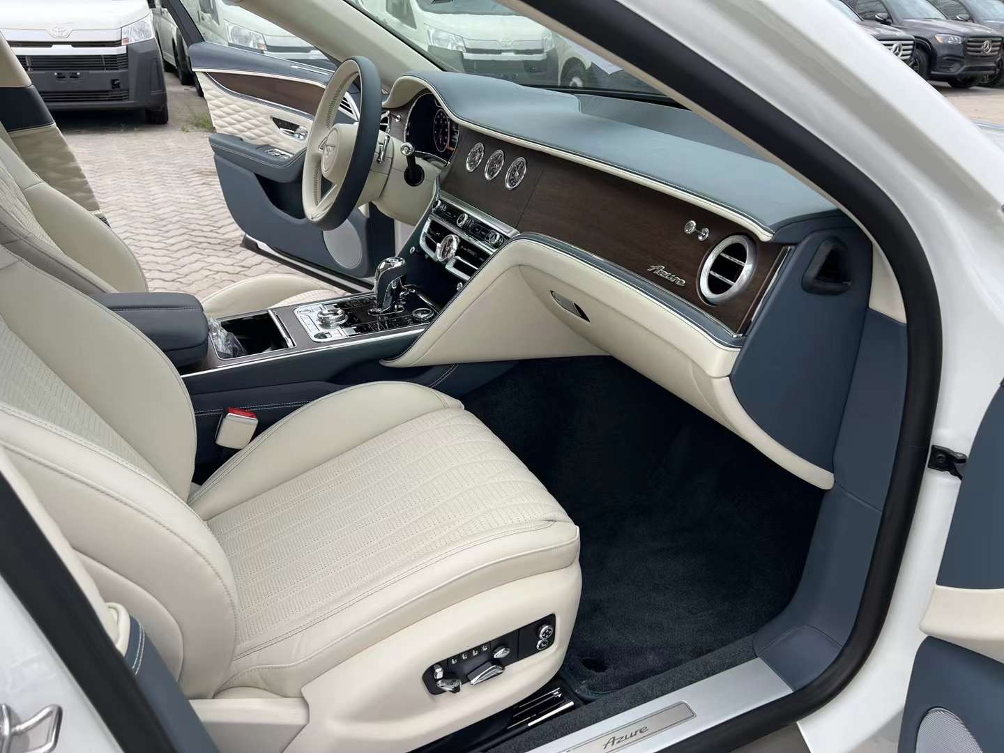 宾利飞驰让利31.5万 欢迎上门试驾