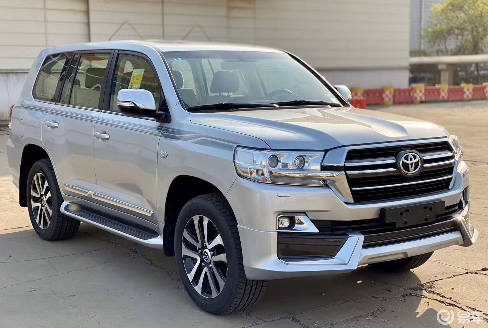 成都兰德酷路泽中东版优惠高达35.20万 最低仅售70.00万