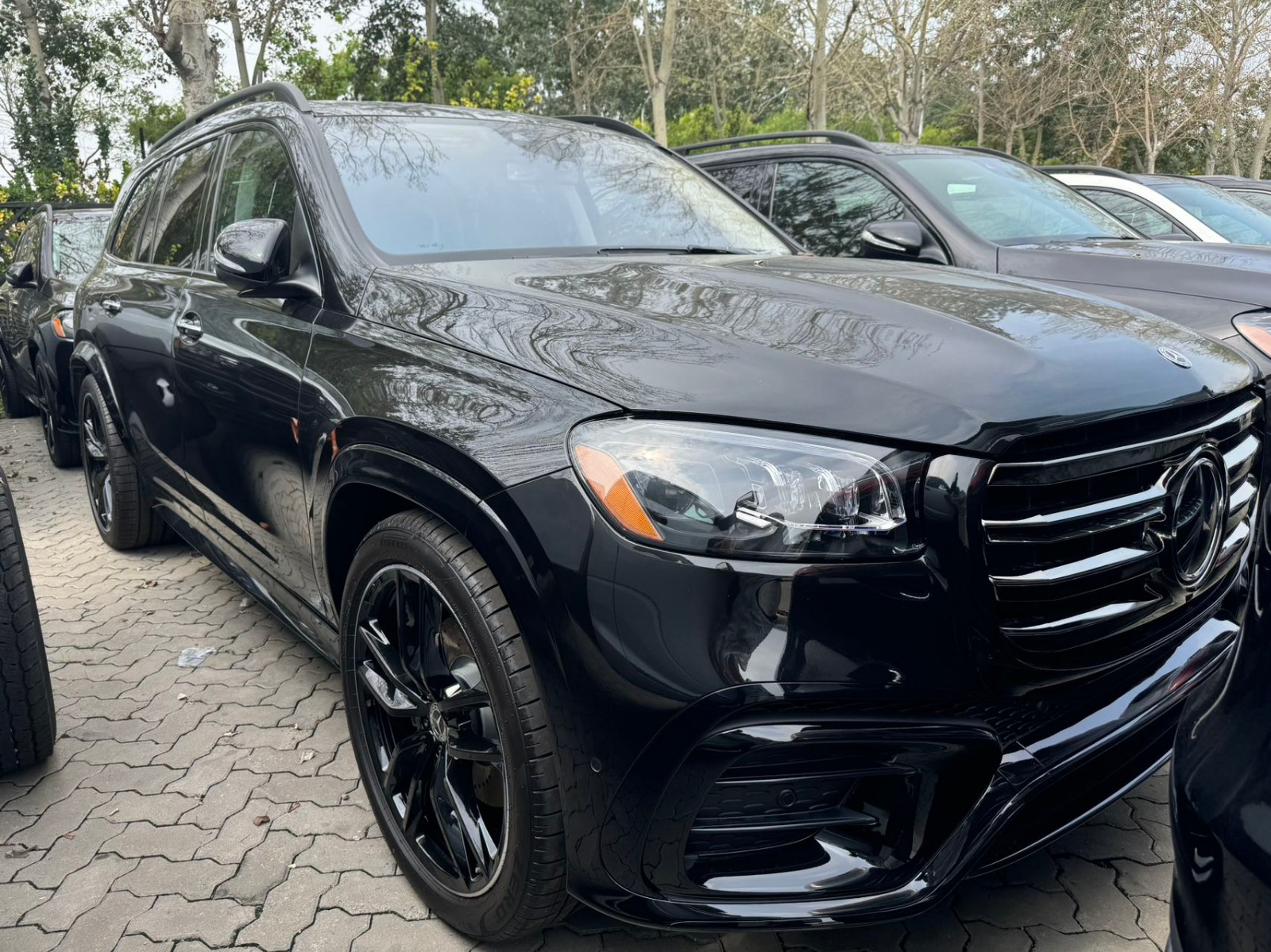 成都平行进口奔驰威霆中东版优惠6万 最低仅售69万